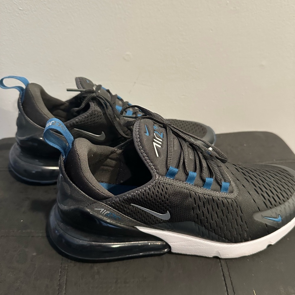 Nike Air 270 Charcoal Gray with Blue Highlights - Picture 3 of 10